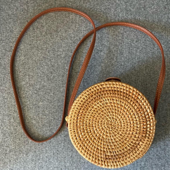 NWOT rattan circle bag for summer - Picture 2 of 3